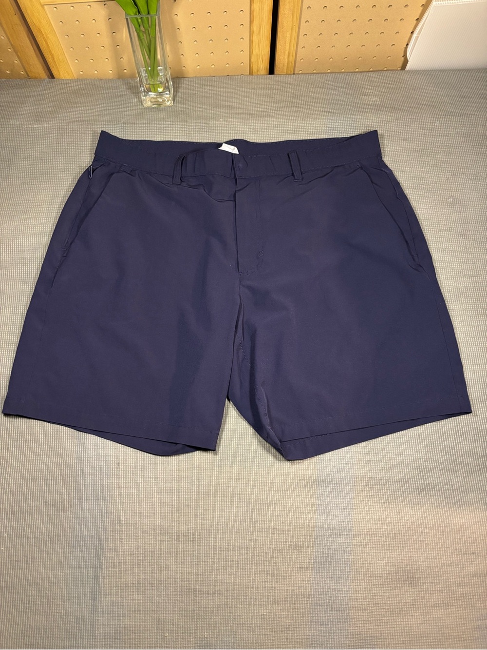 Fabletics Mens Navy Blue The Only Pant Short
Stretch Golf Athletic Shorts
Sz 36